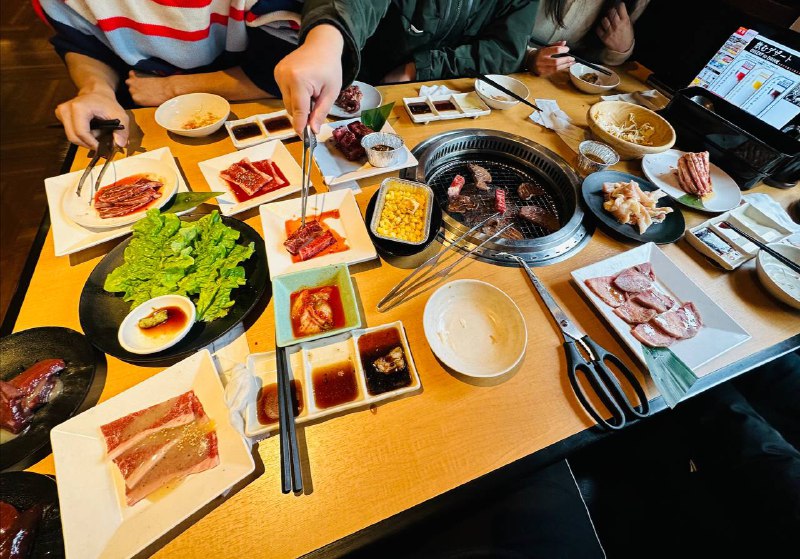 兄弟们又来吃烤肉了