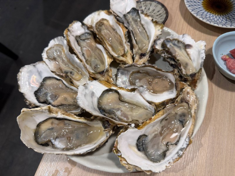 在牡蛎居酒屋吃了好多100一个的生牡蛎🥹在牡蛎居酒屋吃了好多100一个的生牡蛎🥹