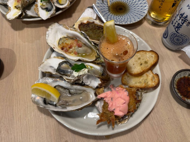 在牡蛎居酒屋吃了好多100一个的生牡蛎🥹在牡蛎居酒屋吃了好多100一个的生牡蛎🥹