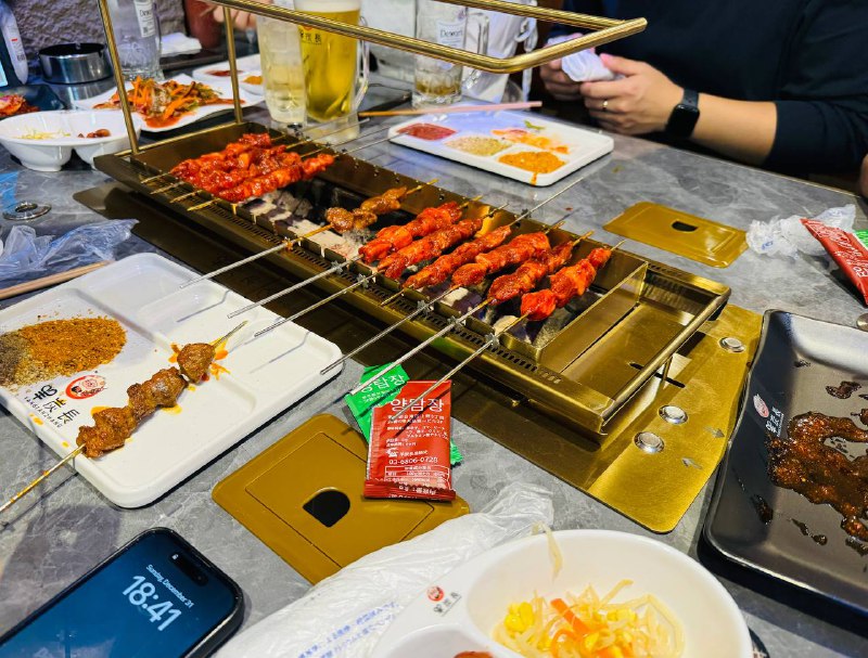 开始跨年聚餐🤣
