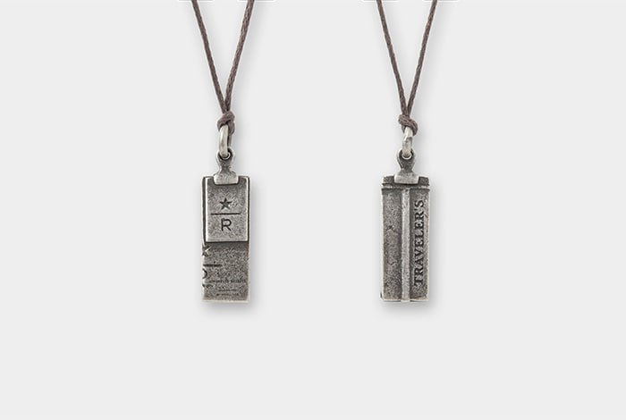 我最爱的手账品牌 TRAVELER'S notebook和我最爱的频频踩雷但仍是金星会员的星巴克联名出了一些贵的要死但设计真好看的无用周边