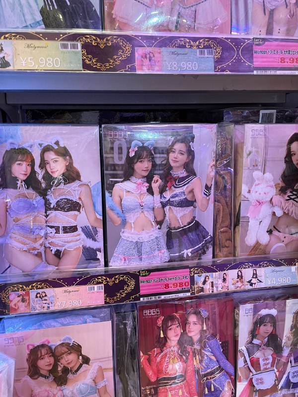 群友们速速看看买哪个比较好