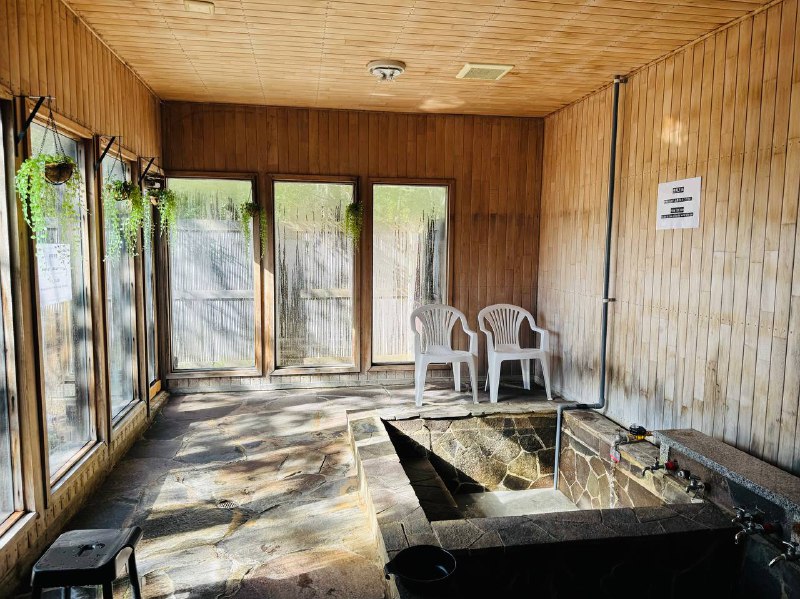 住民宿的一大好处就是可以来深山老林泡温泉坏处是永远都是随机盲盒😆住民宿的一大好处就是可以来深山老林泡温泉坏处是永远都是随机盲盒😆