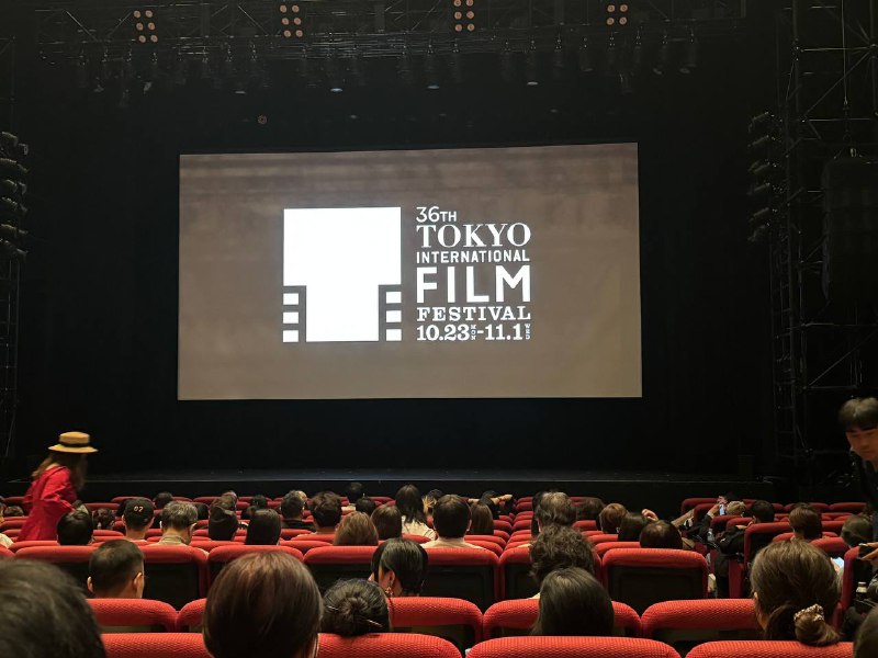 看宁浩的新电影《红毯先生》差点睡着了🥲这个片子下个月才国内上映 属于是提前观影了