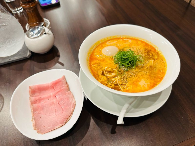 #Food #Life 说起日本美食，大家就会想到寿司、刺身等，但是不能忽视的还有深受大家喜爱的日本拉面