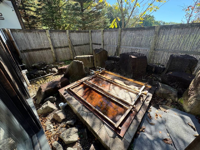 住民宿的一大好处就是可以来深山老林泡温泉坏处是永远都是随机盲盒😆住民宿的一大好处就是可以来深山老林泡温泉坏处是永远都是随机盲盒😆