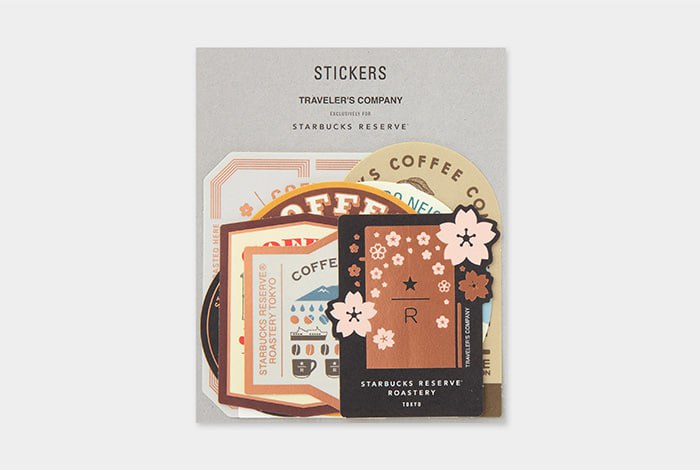 我最爱的手账品牌 TRAVELER'S notebook和我最爱的频频踩雷但仍是金星会员的星巴克联名出了一些贵的要死但设计真好看的无用周边