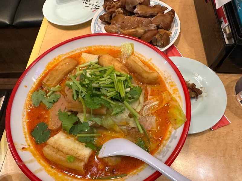 穷的只能吃麻辣烫了