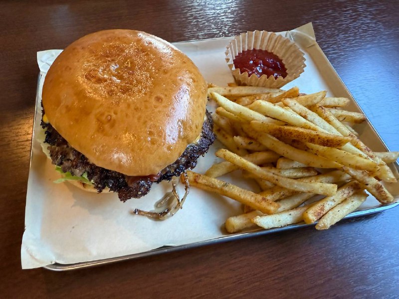 来美军基地门口吃点汉堡🍔