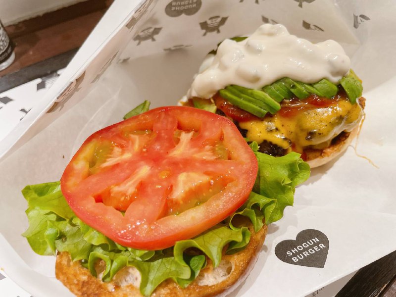 ショーグンバーガー〒160-0021 東京都新宿区歌舞伎町１丁目１５−12ショーグンバーガー味道真的很特别！100%和牛汉堡🍔鲜嫩多汁ショーグンバーガー〒160-0021 東京都新宿区歌舞伎町１丁目１５−12ショーグンバーガー味道真的很特别！100%和牛汉堡🍔鲜嫩多汁